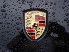 <Porsche>